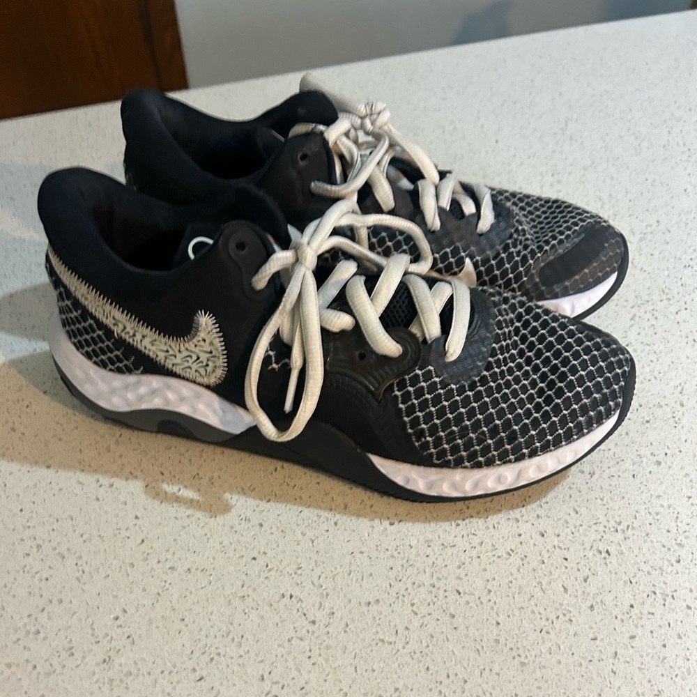 Nike Black and White Patterned Sneakers